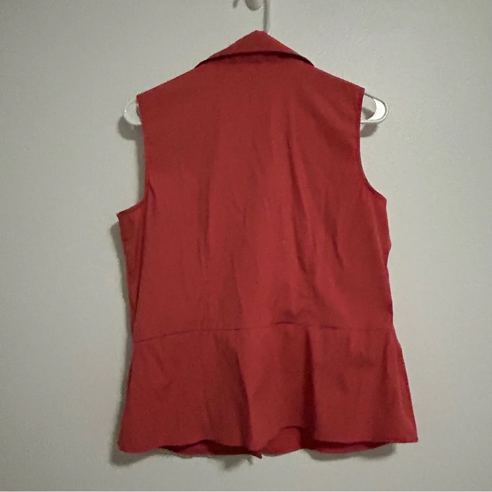 Sleeveless Coral Button-Up Women's Top - Picture 3 of 4